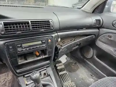 Veículo de Sucata volkswagen passat 3b2 1.9 tdi do ano 1998 alimentado 
