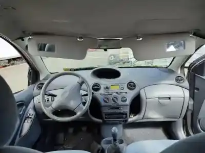 Veículo de Sucata toyota yaris (_p1_) 1.0 (scp10_) do ano 1999 alimentado 1sz-fe