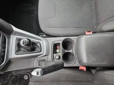 Sloopvoertuig ford focus iii 1.6 tdci van het jaar 2013 aangedreven 