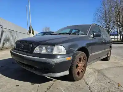 Scrapping Vehicle VOLVO V40 COMBI (VW) 1.9 TD Gasóleo 1997 5P of the year 2000 powered D 4192 T2
