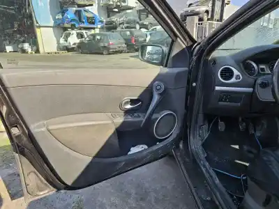 Scrapping Vehicle renault clio iii (br0/1, cr0/1) 1.2 16v (br02 br0j br11 cr02 cr0j cr11) of the year 2005 powered d4f 706|d4f 740|d4f 764