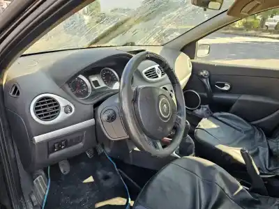 Scrapping Vehicle renault clio iii (br0/1, cr0/1) 1.2 16v (br02 br0j br11 cr02 cr0j cr11) of the year 2005 powered d4f 706|d4f 740|d4f 764