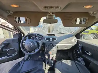 Scrapping Vehicle renault clio iii (br0/1, cr0/1) 1.2 16v (br02 br0j br11 cr02 cr0j cr11) of the year 2005 powered d4f 706|d4f 740|d4f 764