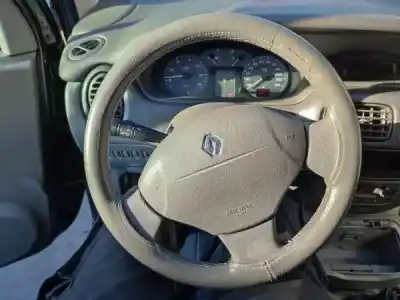 Здавання транспортного засобу renault scénic i veículo multiuso (ja0/1_, fa0_) 1.4 i року 0 потужний 