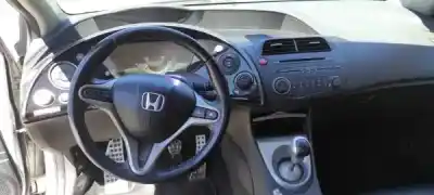 Veículo de Sucata honda civic viii hatchback (fn, fk) 1.4 (fk1 fn4) do ano 0 alimentado 