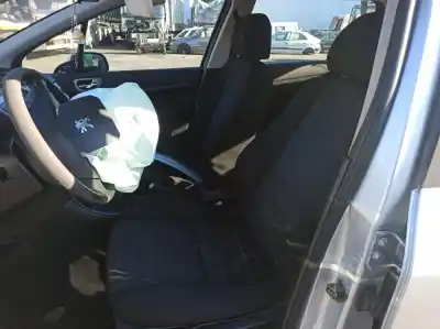 Veículo de Sucata peugeot 307 (3a/c) 1.4 hdi do ano 2001 alimentado 8hz (dv4td)