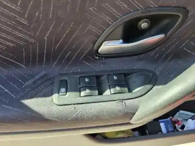 Véhicule à la ferraille renault laguna ii (bg0/1_) 1.8 16v (bg0b. bg0m) de l'année 2001 alimenté f4p 770