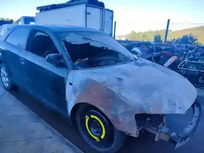 Veicolo di demolizione audi a3 (8p1) 1.6 dell'anno 2003 alimentato 