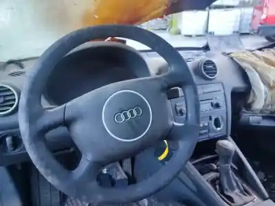 Veicolo di demolizione audi a3 (8p1) 1.6 dell'anno 2003 alimentato 
