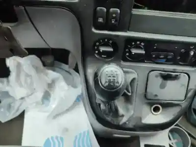 Veículo de Sucata kia carnival i (up) 2.9 tdi do ano 2000 alimentado j3