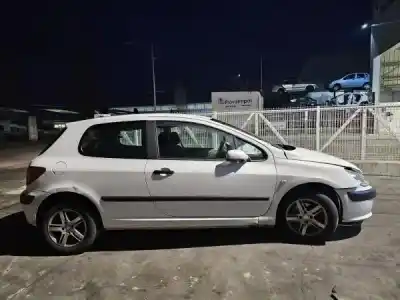 Veículo de Sucata peugeot 307 (3a/c) 1.4 hdi do ano 2006 alimentado 8hz (dv4td)