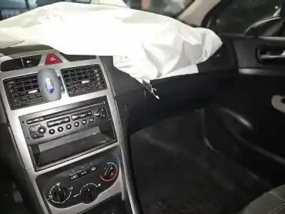 Veículo de Sucata peugeot 307 (3a/c) 1.4 hdi do ano 2006 alimentado 8hz (dv4td)