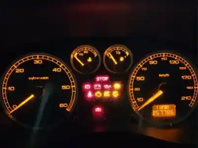 Veículo de Sucata peugeot 307 (3a/c) 1.4 hdi do ano 2006 alimentado 8hz (dv4td)