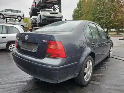 Veículo de Sucata volkswagen bora 1j2 1.9 tdi do ano 2005 alimentado ajm