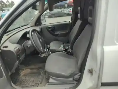 Veículo de Sucata opel combo tour 1.3 cdti 16v do ano 2005 alimentado z 13 dt