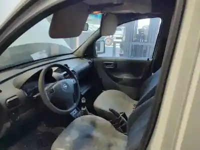 Veículo de Sucata opel combo tour 1.3 cdti 16v do ano 2005 alimentado z 13 dt