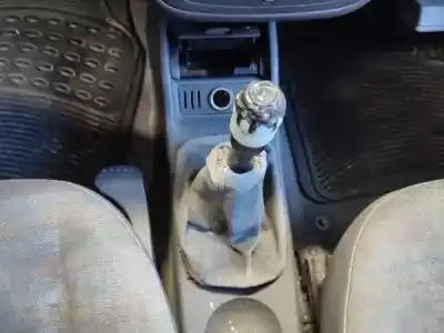 Veículo de Sucata opel combo tour 1.3 cdti 16v do ano 2005 alimentado z 13 dt