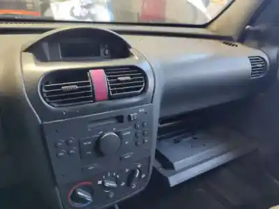 Veículo de Sucata opel combo tour 1.3 cdti 16v do ano 2005 alimentado z 13 dt