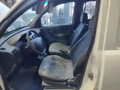 Veículo de Sucata opel combo tour 1.3 cdti 16v do ano 2005 alimentado z 13 dt