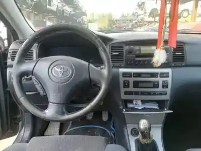 Veículo de Sucata toyota corolla sedán (_e12_) 1.6 vvt-i (zze121_) do ano 2003 alimentado 3zz-fe