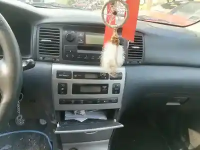 Veículo de Sucata toyota corolla sedán (_e12_) 1.6 vvt-i (zze121_) do ano 2003 alimentado 3zz-fe