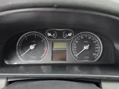 Veículo de Sucata renault laguna ii bg0 1_ 1.9 dci bg08. bg0g do ano 2002 alimentado 