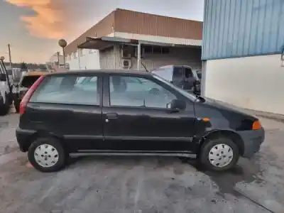 Scrapping Vehicle fiat punto (176_) 60 1.2 (176ap 176ar 176aq 176bb) of the year 2000 powered 
