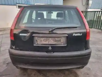 Scrapping Vehicle fiat punto (176_) 60 1.2 (176ap 176ar 176aq 176bb) of the year 2000 powered 