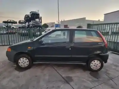 Scrapping Vehicle fiat punto (176_) 60 1.2 (176ap 176ar 176aq 176bb) of the year 2000 powered 