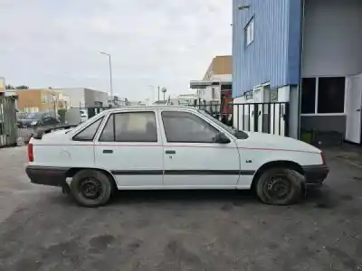 Sloopvoertuig opel kadett e (t85) 1.3 s (c19. d19) van het jaar 1989 aangedreven 13 s