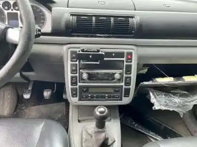 Veículo de Sucata ford galaxy i (wgr) 1.9 tdi do ano 2004 alimentado 