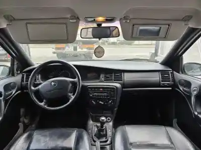 Sloopvoertuig opel vectra b hatchback (38_) 1.6 i 16v (f68) gasolina 2000 5p van het jaar 1996 aangedreven 