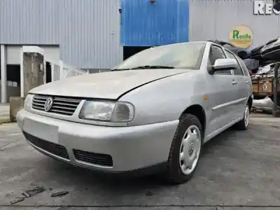 Veículo de Sucata VOLKSWAGEN POLO VARIANT (6V5) 60 1.4 do ano 2000 alimentado AUA