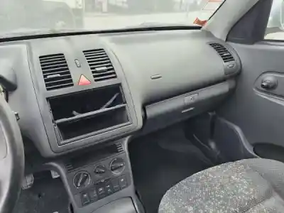 Scrapping Vehicle volkswagen polo variant (6v5) 60 1.4 of the year 2000 powered aua