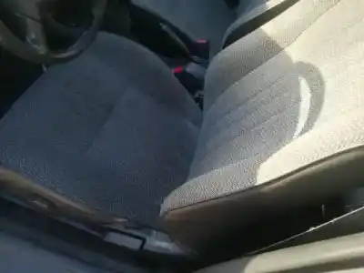 Sloopvoertuig toyota corolla compact (_e10_) 1.3 xli 16v (ee101) van het jaar 0 aangedreven 4e-fe