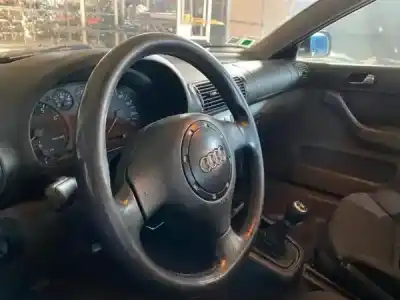 Scrapping Vehicle audi a3 (8l1) 1.6 of the year 0 powered 