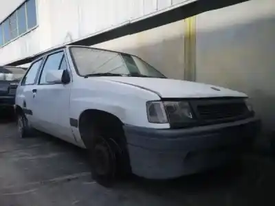 Veicolo di demolizione OPEL CORSA A CAIXA (S83) 1.5 D (F08. W5L) dell'anno 1992 alimentato 15 D (4EC1)