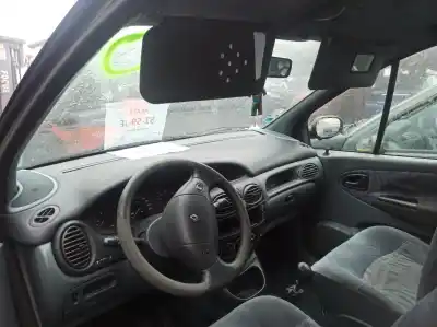 Verschrottungsfahrzeug renault megane scenic (ja0/1_) 1.4 i (ja0e) des jahres 1997 angetrieben e7j 764