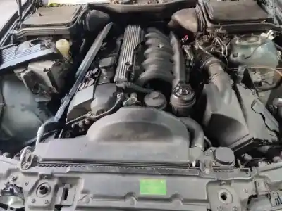 Veicolo di demolizione bmw 5 (e39) 520 i dell'anno 1997 alimentato m52 b20 (206s3)
