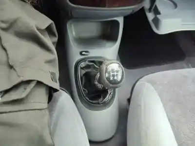 Veículo de Sucata ford fiesta iv (ja_, jb_) 113 e/320 gasolina 3p do ano 1996 alimentado 