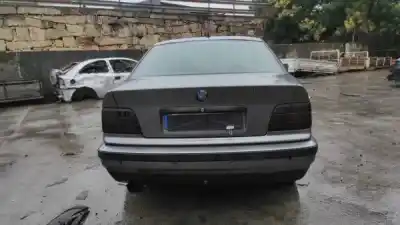 Sloopvoertuig bmw 3 (e36) 318 tds van het jaar 1995 aangedreven m41 d17 (174t1)