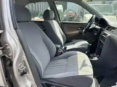 Veículo de Sucata rover 400 sedan (rt) 414 si gasolina 1998 do ano 1999 alimentado 14 k4f