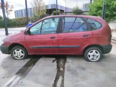 Veículo de Sucata renault megane scenic (ja0/1_) 1.4 i (ja0e) do ano 0 alimentado 