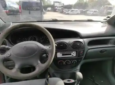 Veículo de Sucata renault megane scenic (ja0/1_) 1.4 i (ja0e) do ano 0 alimentado 