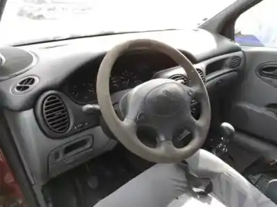 Veículo de Sucata renault megane scenic (ja0/1_) 1.4 i (ja0e) do ano 0 alimentado 