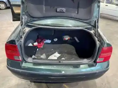 Veículo de Sucata volkswagen passat b5 (3b2) 1.9 tdi do ano 0 alimentado afn