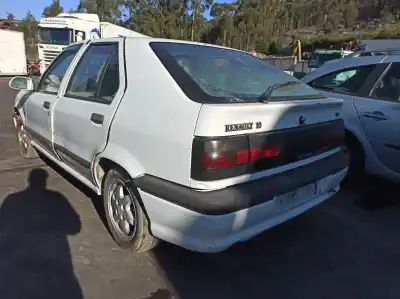Scrapping Vehicle renault   of the year 0 powered f8q 744