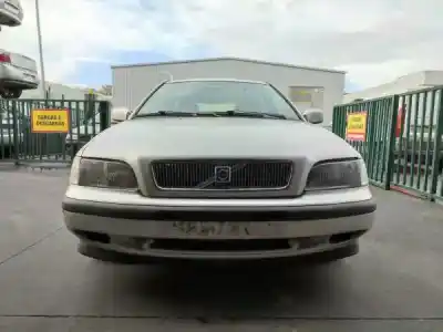 Здавання транспортного засобу volvo v40 combi (vw) 1.6 gasolina 5p року 1999 потужний b 4164 s