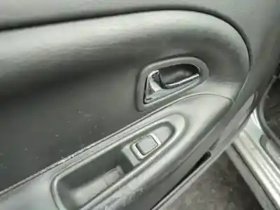 Здавання транспортного засобу volvo v40 combi (vw) 1.6 gasolina 5p року 1999 потужний b 4164 s