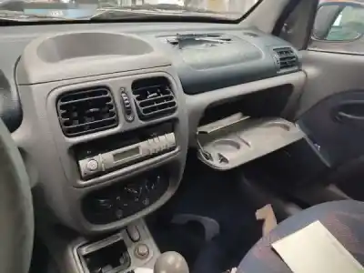 Scrapping Vehicle renault clio ii fase i (b/cb0) (1998->) 1.9 d (b/cb0e) of the year 2000 powered f8q 630